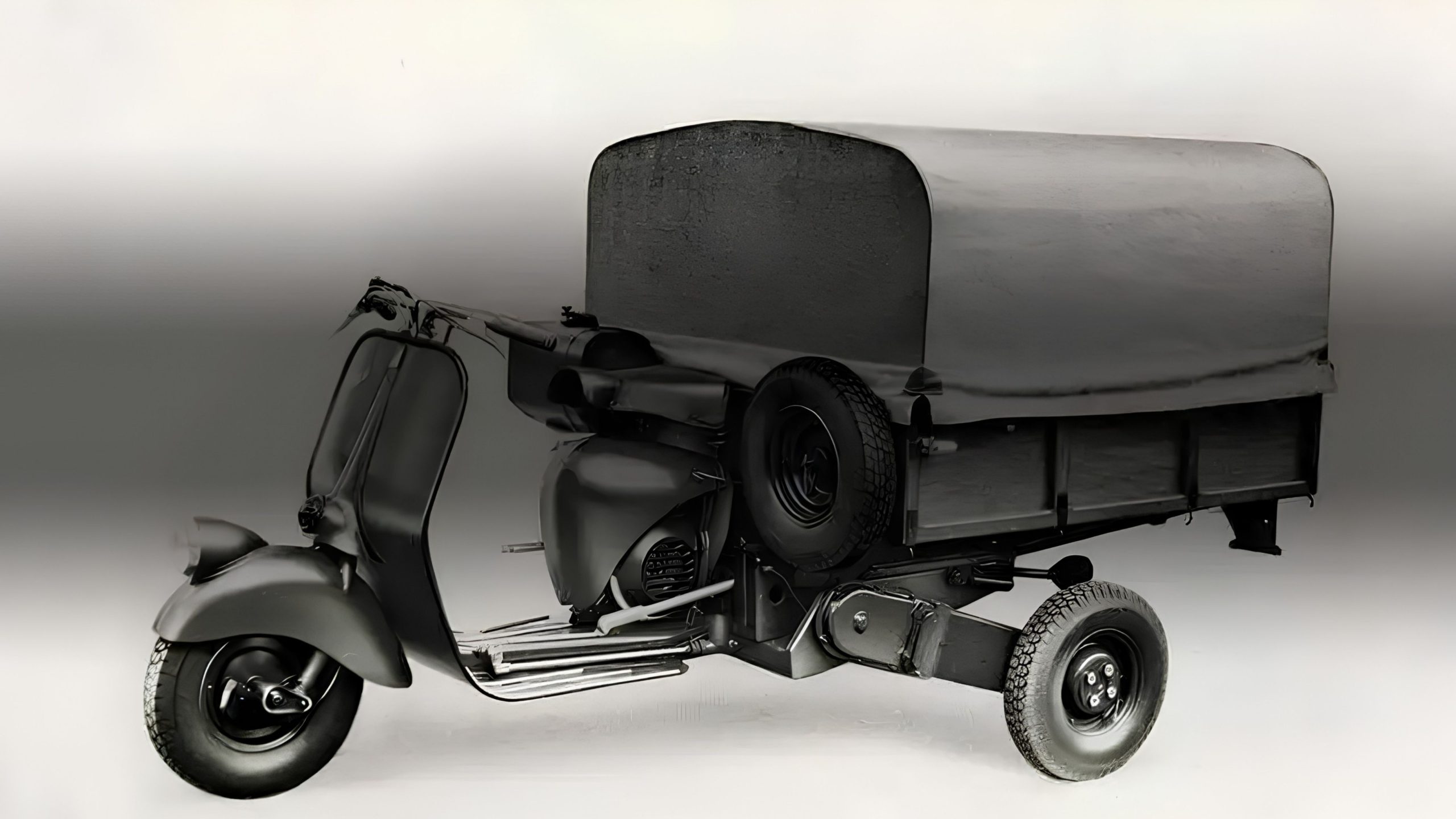 Klasik Piaggio Ape üç tekerlekli ticari araç