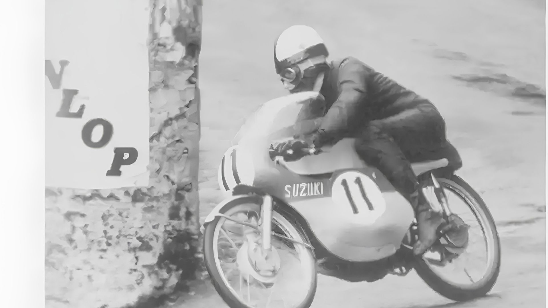 Suzuki yarış motosikletiyle pistte, 1960'lar